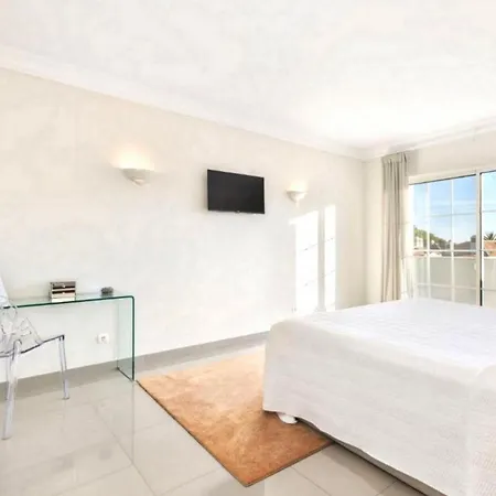 Apartamento With Pool