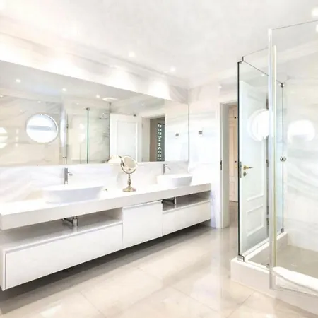 With Pool Apartamento